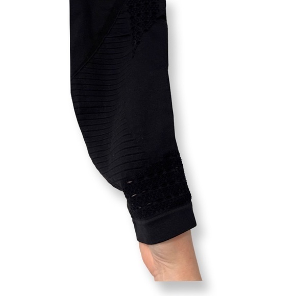 GYMSHARK Black Crop leggings size XS see-through cut out design. - Picture 6 of 13